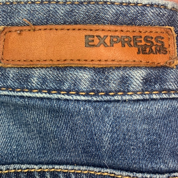 Express | Modern Boyfriend Low Rise Distressed Jeans - Picture 5 of 8